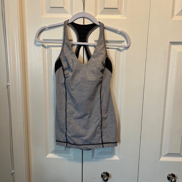 Lululemon size 6 racerback top - Picture 2 of 6